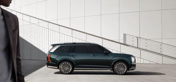 云燚网 全新一代帕里斯帝实车，2.5T油混动力，还有灵魂吗？